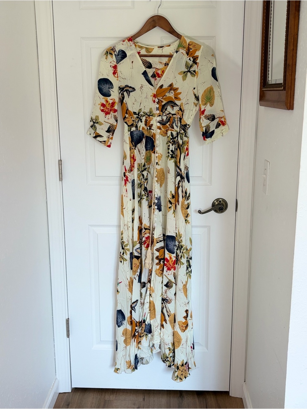 Chic Floral Maxi Dress - Cream Multicolor